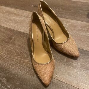 Like new beautiful rose gold pumps! Very classy!